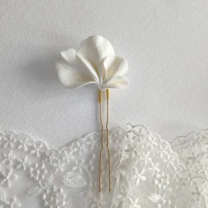 Accessoire coiffure de mariée. Drapé de porcelaine. Accessoire mariage civil