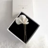 Accessoire coiffure de mariée. Drapé de porcelaine. Accessoire mariage civil