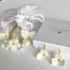 Ensemble accessoires et bijoux de mariage en porcelaine froide by Marguerite