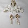 Bijou de cheveux mariage porcelaine froide et perles d eau douce avec boucles d'oreilles assorties
