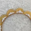 Accessoire mariage oriental. Couronne or et perles ivoire.