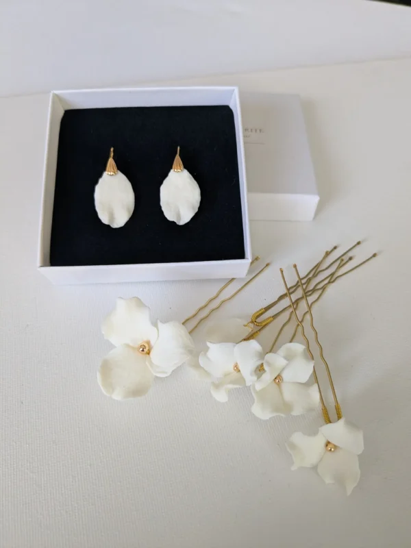 Parure boucles d oreilles et accessoires cheveux mariage élégants