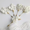 Cadeau pour les témoins du marié. Boutonnières mariage en porcelaine. Cadeau symbolique à offrir.