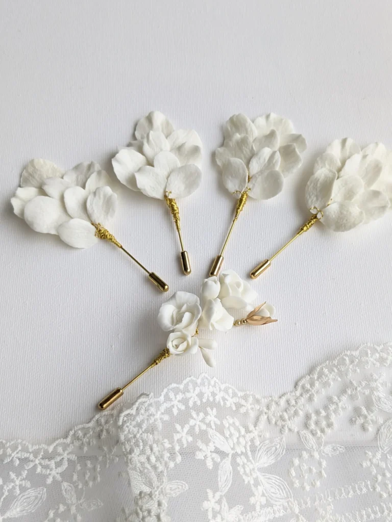 Cadeau pour les témoins du marié. Boutonnières mariage en porcelaine. Cadeau symbolique à offrir.