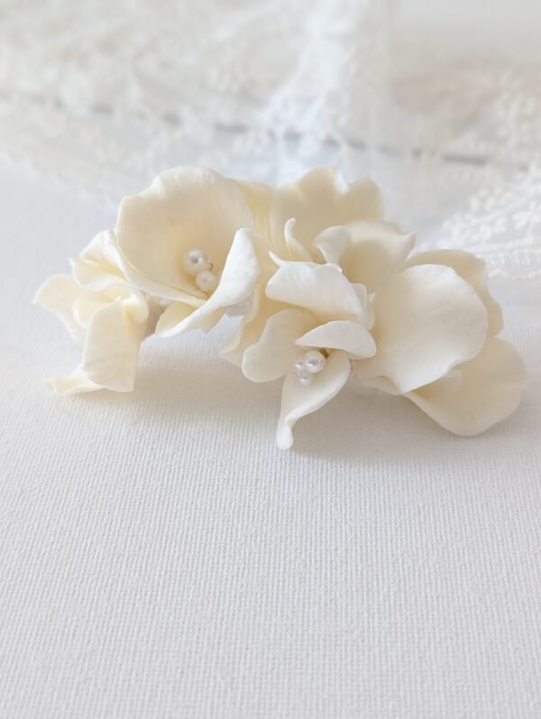 Peigne mariée Scarlet-Fleurs de porcelaine fait main