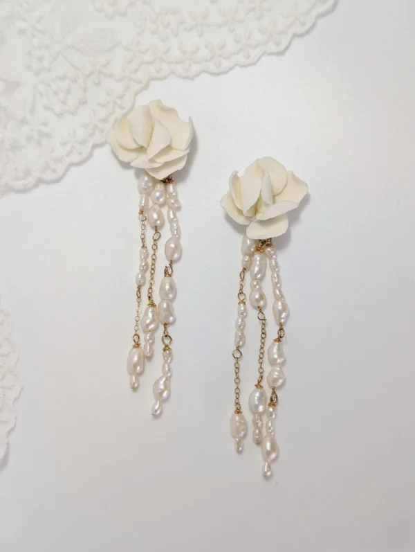 Bijou mariage - Boucles d oreille pendante fleur de porcelaine e pendants de perles naturelles