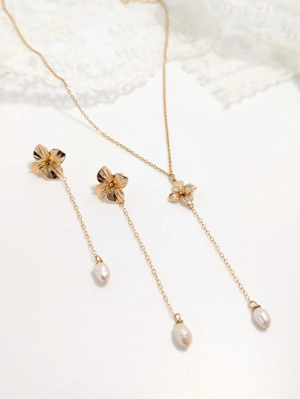 Parure mariage luxe - Boucles d'oreille et collier perle et fleur dorée