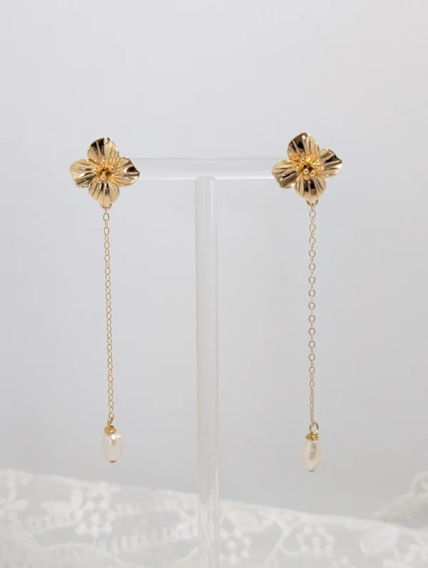 Parure mariage luxe - Boucles d'oreille et collier perle et fleur dorée