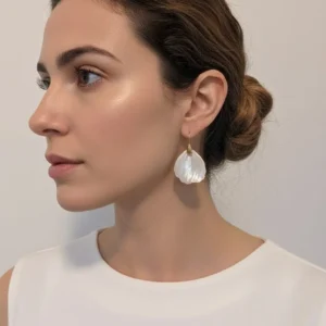 Boucle d oreille mariage pétale nacré. Bijou mariage luxe