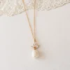 Collier bouton de fleur KATE : pendentif de cristaux de zirconium et bouton de fleur en porcelaine froide lisse sur chaîne gold filled, by Marguerite