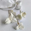 Set d'épingles de mariage. Epingles à chignon fleurs blanches et perles d'eau douce.